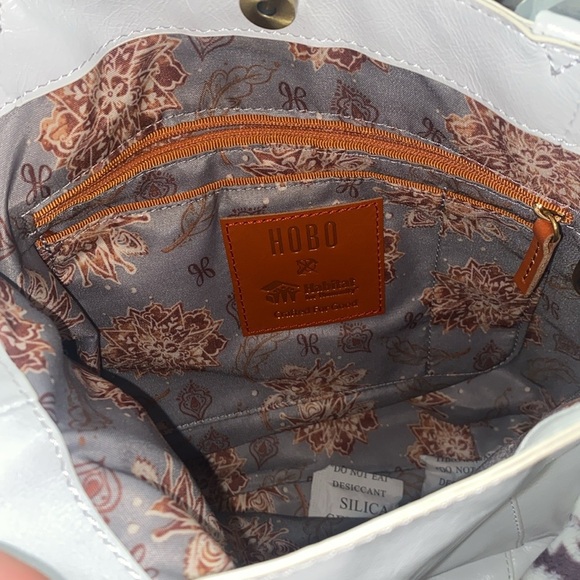 NWT Hobo Int. Habitat for Humanity Leather Tote - Picture 10 of 11